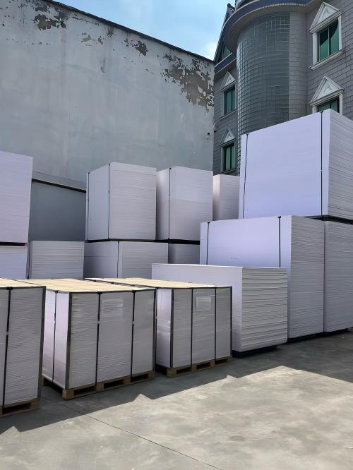 PVC foam packing and loading--500x666 (2).jpg